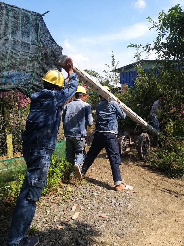 Những tr&aacute;i tim lu&ocirc;n nhiệt huyết, hết l&ograve;ng v&igrave; kh&aacute;ch h&agrave;ng ở điện lực... 'nh&agrave; t&ocirc;i' - Ảnh 1.