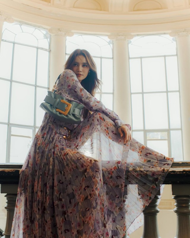 Diện váy maxi sao cho không ‘nuốt dáng’ mà vẫn tôn chiều cao - Ảnh 9.