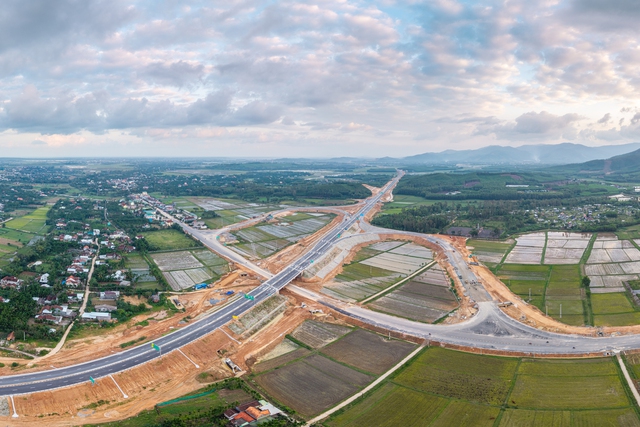 Th&ocirc;ng xe 88 km cao tốc Quảng Ng&atilde;i - Ho&agrave;i Nhơn từ 11 giờ 30 ng&agrave;y 29.4- Ảnh 2.
