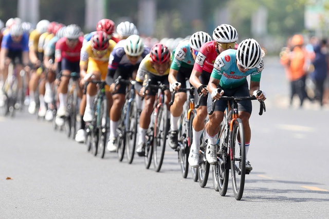 Tay đua New Zealand của đội Vĩnh Long gi&agrave;nh chiến thắng tr&ecirc;n đất T&acirc;y Đ&ocirc; ở C&uacute;p truyền h&igrave;nh TP.HCM- Ảnh 2.