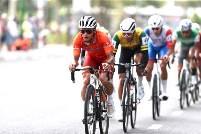 Tay đua New Zealand của đội Vĩnh Long gi&agrave;nh chiến thắng tr&ecirc;n đất T&acirc;y Đ&ocirc; ở C&uacute;p truyền h&igrave;nh TP.HCM- Ảnh 3.