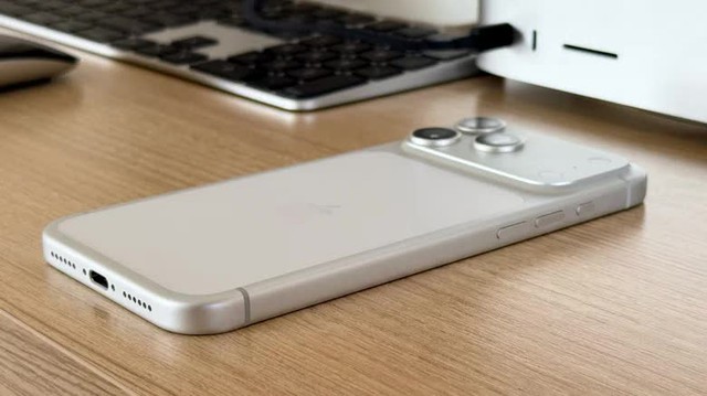 iPhone 17 v&agrave; Air bỗng th&agrave;nh 'cục gạch' sau khi hết pin, c&aacute;ch khắc phục - Ảnh 1.