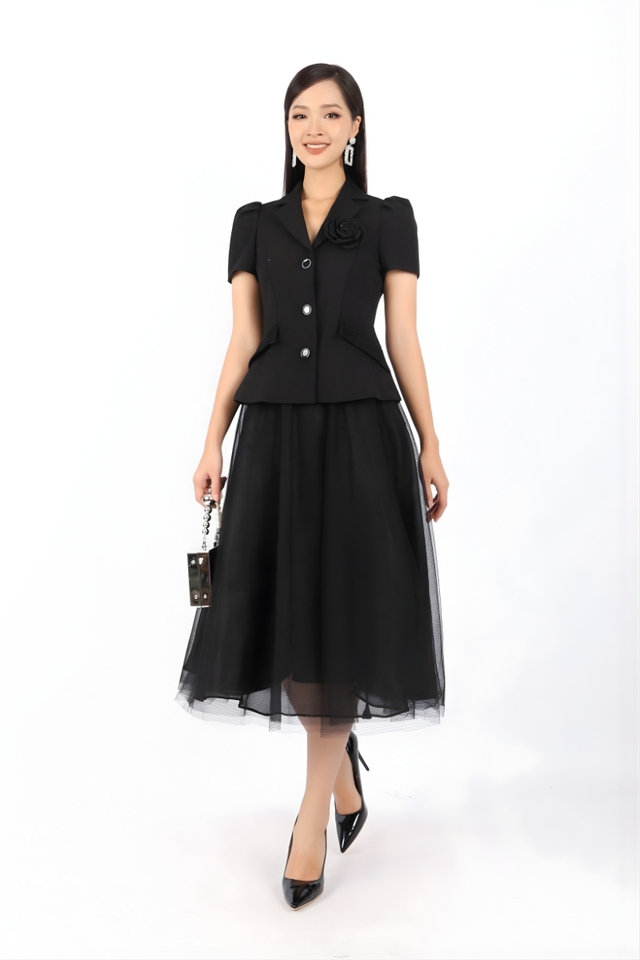 Biến tấu giúp chiếc áo vest trở nên mềm mại hơn  - Ảnh 2.