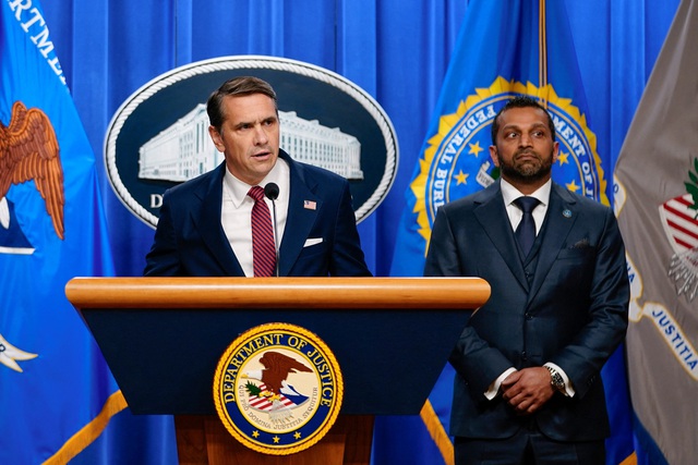 Cựu Giám đốc FBI bị truy tố về bài đăng '86 47'- Ảnh 1.