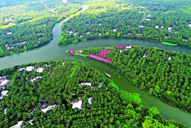 Vĩnh Long ph&aacute;t triển du lịch trở th&agrave;nh ng&agrave;nh kinh tế mũi nhọn - Ảnh 1.