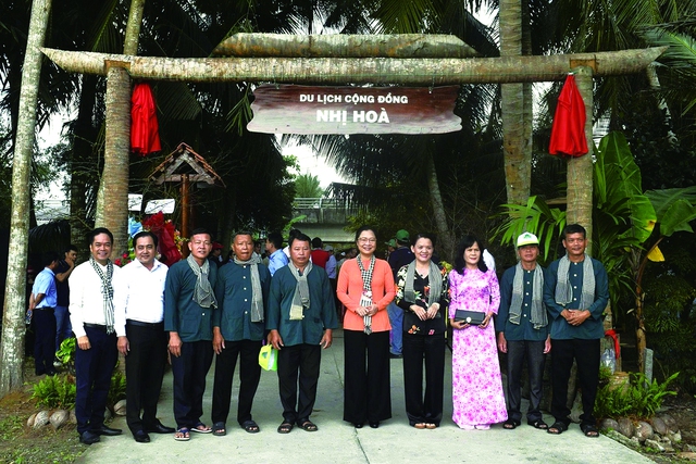 Vĩnh Long ph&aacute;t triển du lịch trở th&agrave;nh ng&agrave;nh kinh tế mũi nhọn - Ảnh 2.