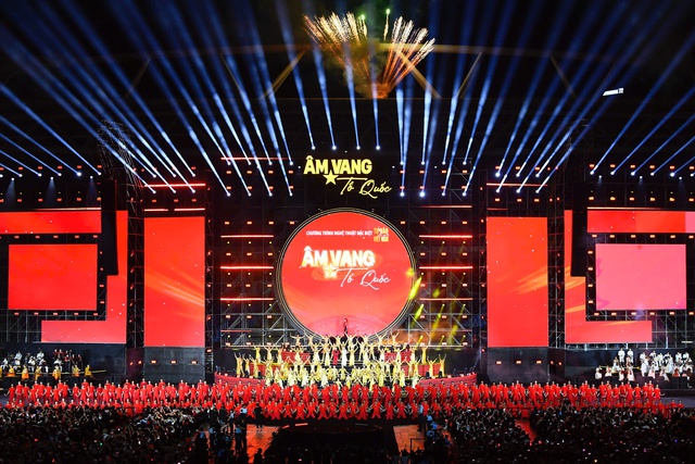 40.000 kh&aacute;n giả h&ograve;a nhịp y&ecirc;u nước c&ugrave;ng &lsquo;&Acirc;m vang Tổ quốc&rsquo;- Ảnh 3.