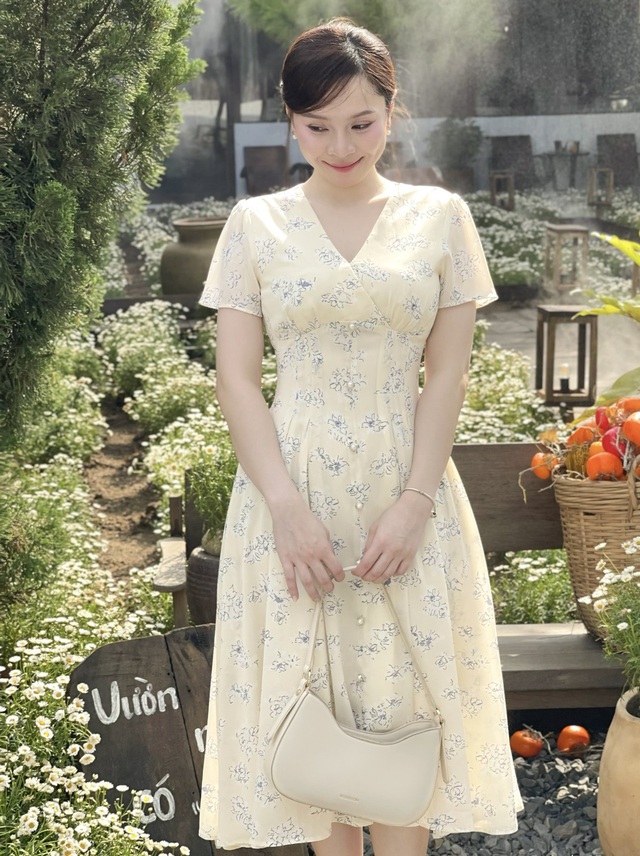 Diện váy hoa sao cho xinh mà không bị 'sến'? - Ảnh 2.