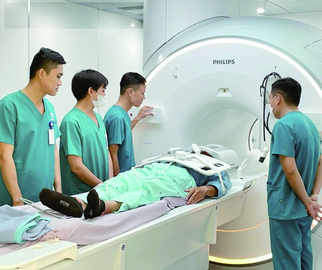 Hệ thống y khoa Ho&agrave;ng Tuấn v&agrave; triết l&yacute; &lsquo;Kỹ thuật tuyến tr&ecirc;n, chi ph&iacute; địa phương&rsquo; - Ảnh 3.