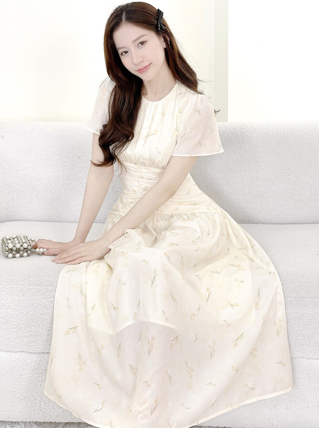 Diện váy hoa sao cho xinh mà không bị 'sến'? - Ảnh 5.