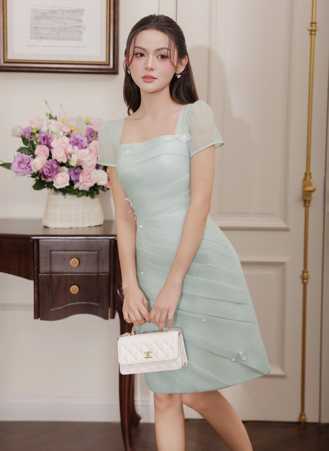 Hè đến, chị em cứ diện trang phục sáng màu là vẻ ngoài lập tức trẻ trung - Ảnh 6.