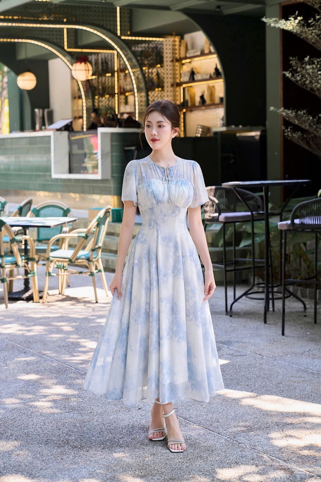 Diện váy hoa sao cho xinh mà không bị 'sến'? - Ảnh 6.