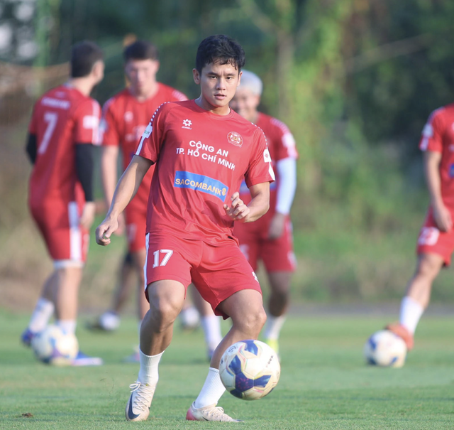 CLB C&ocirc;ng an TP.HCM c&oacute; đang l&atilde;ng ph&iacute; ch&acirc;n tạt c&aacute;nh si&ecirc;u hạng? - Ảnh 1.