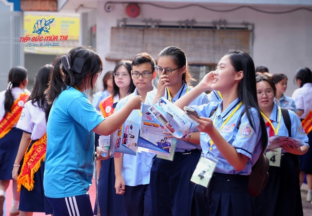 Xu hướng thi lớp 10 của giới trẻ TP.HCM v&agrave; l&yacute; do kh&ocirc;ng chọn học nghề - Ảnh 1.