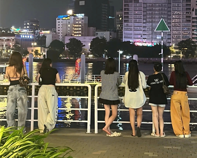 Tại sao 9-10 giờ tối, người trẻ lại rủ nhau ra c&ocirc;ng vi&ecirc;n?- Ảnh 4.