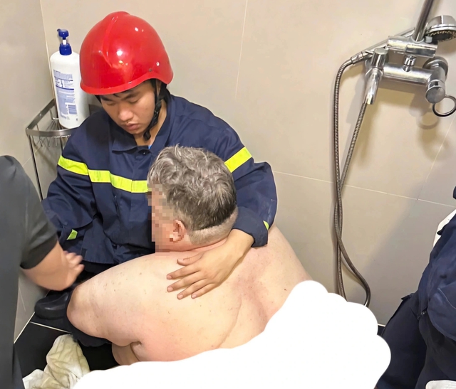 C&ocirc;ng an Đ&agrave; Nẵng đồng loạt siết chặt an ninh, giữ b&igrave;nh y&ecirc;n m&ugrave;a lễ hội - Ảnh 4.