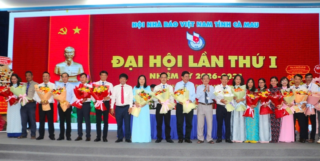 &Ocirc;ng Nguyễn Thanh Dũng t&aacute;i đắc cử Chủ tịch Hội Nh&agrave; b&aacute;o C&agrave; Mau- Ảnh 4.