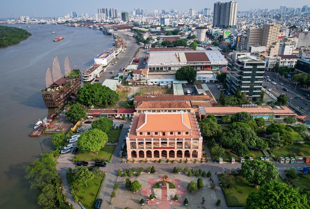 TP.HCM sắp làm thêm cầu đi bộ từ Bến Nhà Rồng qua Bến Bạch Đằng- Ảnh 1. TP.HCM sắp làm thêm cầu đi bộ từ Bến Nhà Rồng qua Bến Bạch Đằng- Ảnh 1.