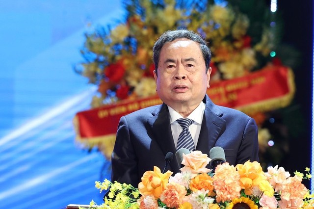 Chủ tịch Quốc hội n&ecirc;u 5 nhiệm vụ trọng t&acirc;m để C&ocirc;ng đo&agrave;n 'bứt tốc' - Ảnh 1.