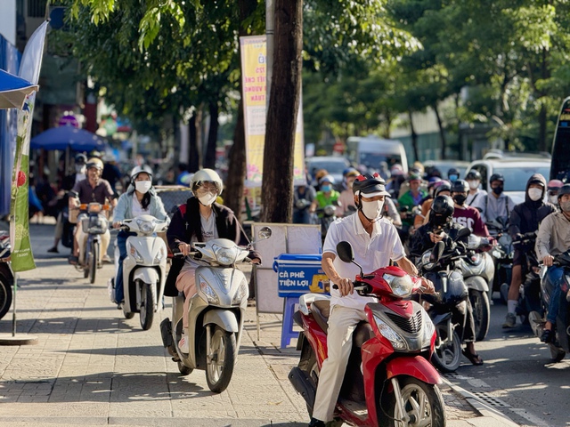 Hơn 1.000 xe m&aacute;y bị phạt nguội vỉa h&egrave; TP.HCM, c&aacute;ch tra cứu - Ảnh 3.