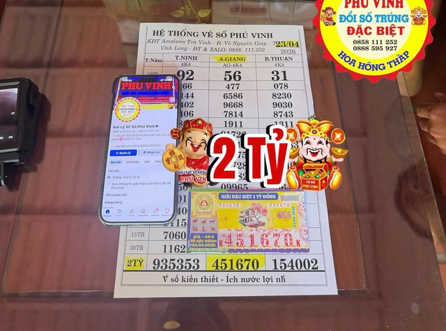 Mua tờ xổ số miền Nam khi đi chợ, người phụ nữ bất ngờ tr&uacute;ng độc đắc - Ảnh 1.