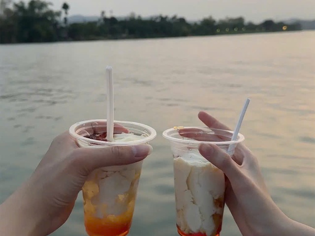 Đến Huế, lên chùa Thiên Mụ, ăn…đậu hũ - Ảnh 3.