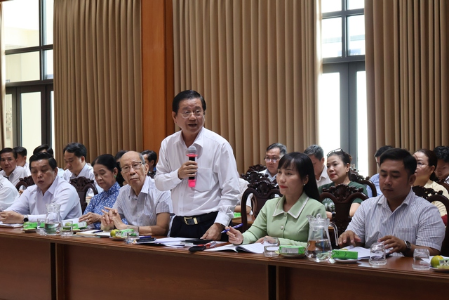 TP.HCM phản biện dự thảo gi&aacute; thu gom r&aacute;c: Cần t&iacute;nh đến người thu nhập thấp- Ảnh 3.