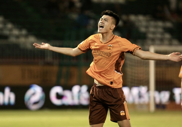 Hậu vệ 1,95 m của HAGL v&agrave; sao trẻ L&ecirc; Ph&aacute;t l&ecirc;n U.19 Việt Nam, HLV Nhật Bản vẫn gặp kh&oacute; v&igrave;&hellip;- Ảnh 2.