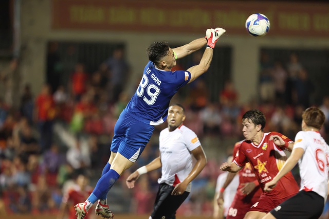 CLB CA TP.HCM khởi sắc đ&uacute;ng l&uacute;c để tăng tốc- Ảnh 1.