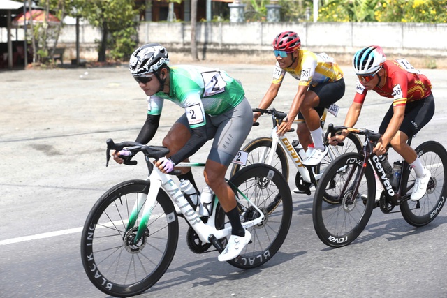 C&uacute; đẩy xe đẳng cấp mang về chiến thắng ngoạn mục cho tay đua người New Zealand- Ảnh 2.