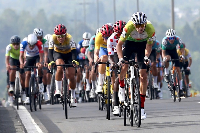 C&uacute; đẩy xe đẳng cấp mang về chiến thắng ngoạn mục cho tay đua người New Zealand- Ảnh 1.