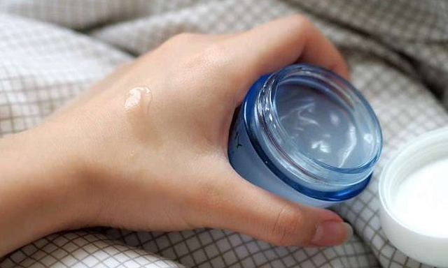 Giữa mu&ocirc;n v&agrave;n loại dưỡng ẩm, đ&acirc;u l&agrave; &lsquo;texture ch&acirc;n &aacute;i&rsquo; d&agrave;nh cho da dầu mụn - Ảnh 2.