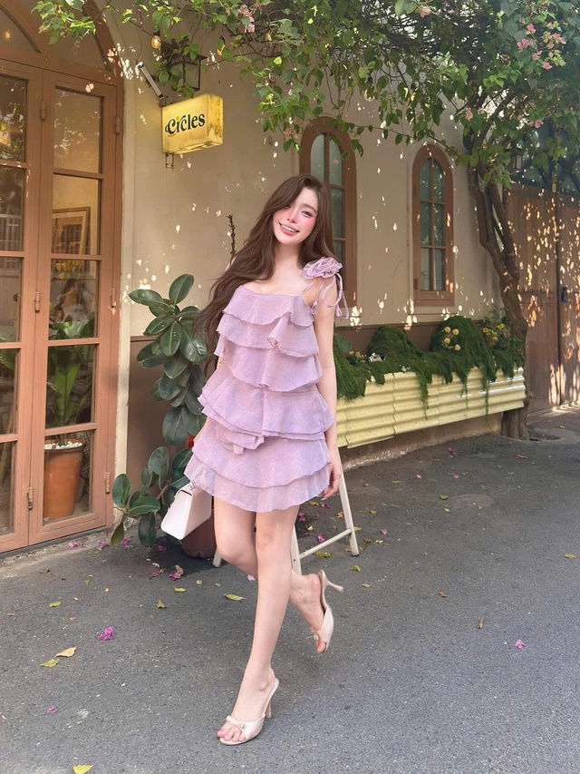 Váy tầng: Gợi ý xuống phố lãng mạn cho nàng yêu phong cách bay bổng - Ảnh 2.