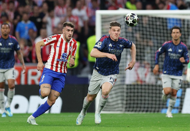 Hai quả phạt đền ở b&aacute;n kết Champions League: Arsenal v&agrave; Atletico bất ph&acirc;n thắng bại- Ảnh 1.