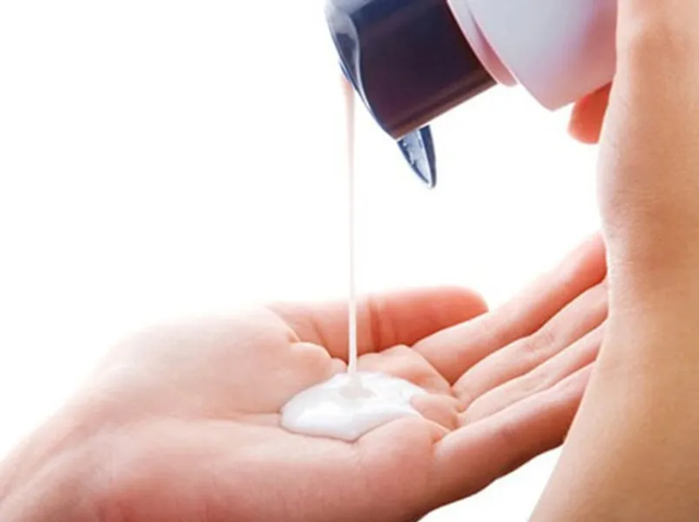 Giữa mu&ocirc;n v&agrave;n loại dưỡng ẩm, đ&acirc;u l&agrave; &lsquo;texture ch&acirc;n &aacute;i&rsquo; d&agrave;nh cho da dầu mụn - Ảnh 4.