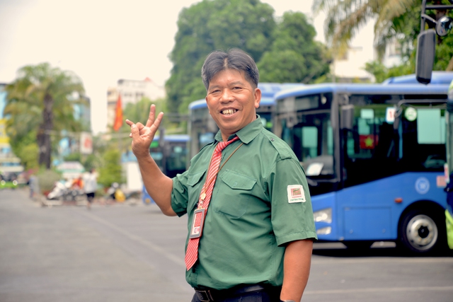 Đi xe bu&yacute;t ở TP.HCM kh&ocirc;ng n&ecirc;n bỏ qua 4 lưu &yacute; n&agrave;y... - Ảnh 2.