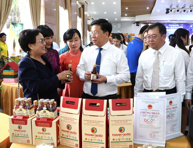 An Giang nỗ lực trở th&agrave;nh m&ocirc; h&igrave;nh ph&aacute;t triển mới của Việt Nam - Ảnh 2.