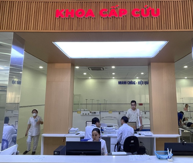 Nổ đồng hồ b&igrave;nh &ocirc; xy y tế ở TP.HCM, nữ điều dưỡng bị thương- Ảnh 2.