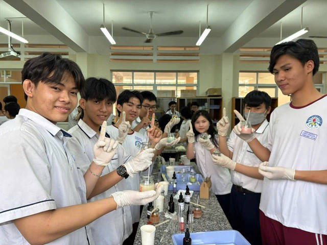 Chỉ ti&ecirc;u tuyển sinh lớp 10 của c&aacute;c trường nhiều cấp học, trung t&acirc;m GDTX-GDNN của TP.HCM - Ảnh 1.