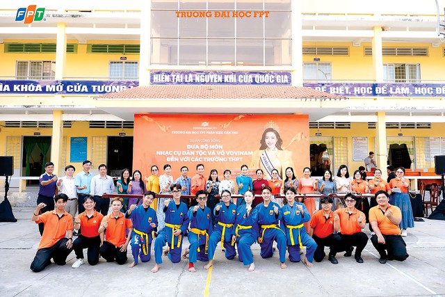 Sinh vi&ecirc;n Trường đại học FPT mang tri thức, c&ocirc;ng nghệ v&agrave; tr&aacute;ch nhiệm đến cộng đồng- Ảnh 1.