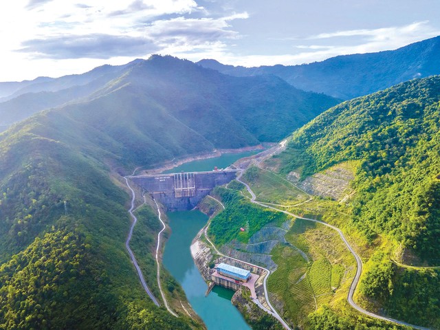 EVNGENCO1: Vượt &lsquo;thử th&aacute;ch k&eacute;p&rsquo;, quyết t&acirc;m đảm bảo điện m&ugrave;a kh&ocirc; - Ảnh 2.