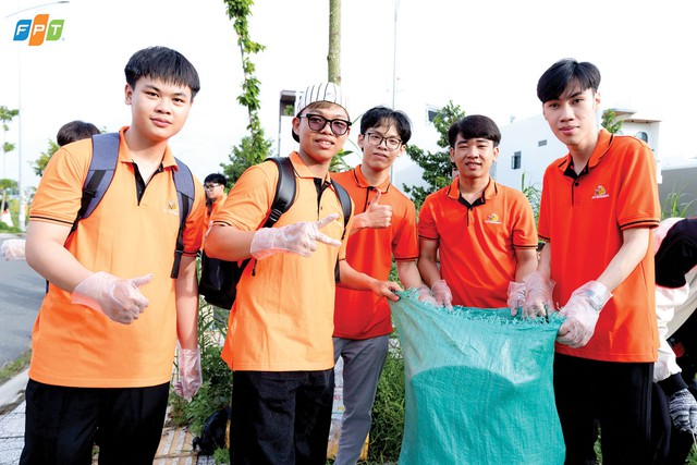 Sinh vi&ecirc;n Trường đại học FPT mang tri thức, c&ocirc;ng nghệ v&agrave; tr&aacute;ch nhiệm đến cộng đồng- Ảnh 3.