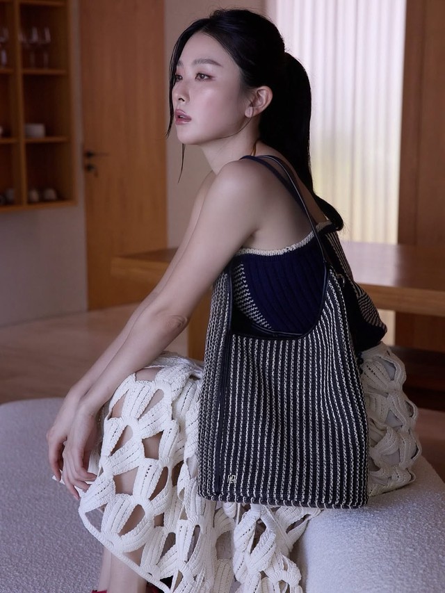 Diện chân váy midi, nàng tự tin theo đuổi phong cách thanh lịch- Ảnh 9.