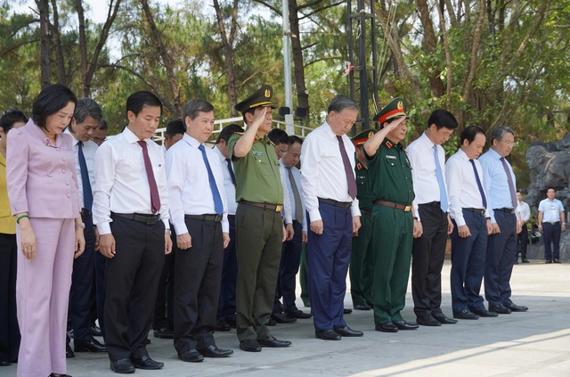 X&acirc;y dựng Quảng Trị l&agrave; điểm đến h&ograve;a b&igrave;nh, t&acirc;m linh, hang động v&agrave; biển đảo- Ảnh 3.