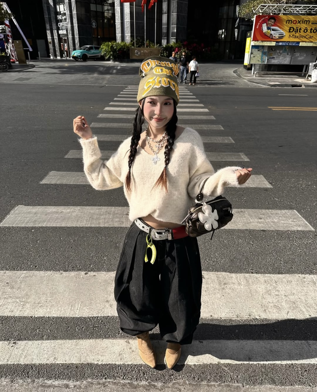 Túi dáng hộp mang bản giao hưởng cổ điển giữa lòng phố- Ảnh 7.