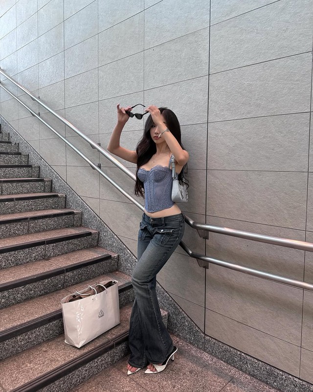 Định hình vóc dáng với áo corset mang vẻ đẹp gợi cảm- Ảnh 5. Định hình vóc dáng với áo corset mang vẻ đẹp gợi cảm- Ảnh 5.