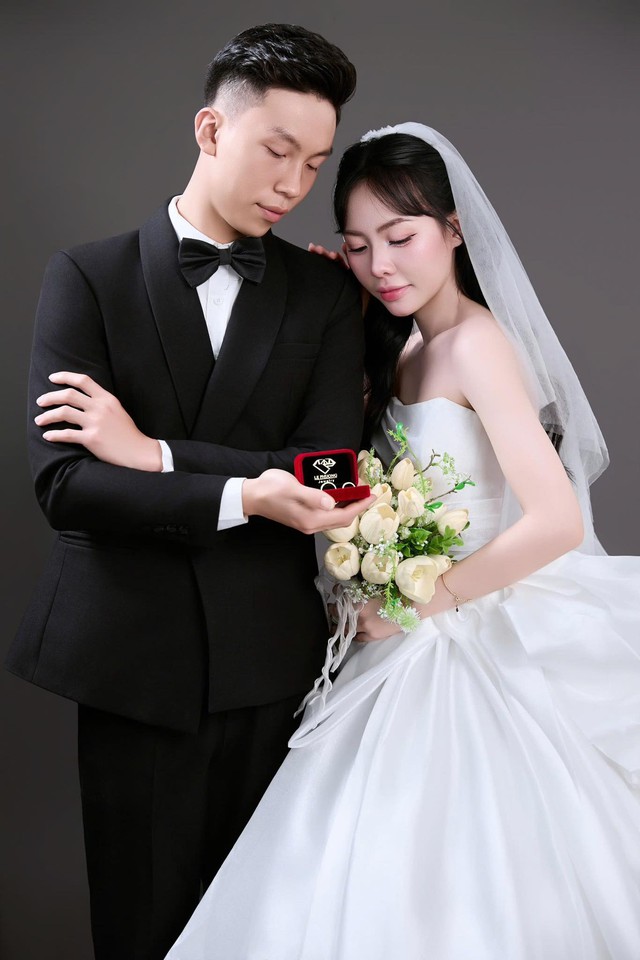 2 c&ocirc; d&acirc;u đổi hoa cưới giữa đường để 'tr&aacute;nh xui xẻo': Thực hư thế n&agrave;o? - Ảnh 2.