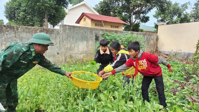Từ l&agrave;ng bi&ecirc;n ngh&egrave;o, 30 em v&agrave;o đại học, cao đẳng nhờ Bi&ecirc;n ph&ograve;ng Gia Lai- Ảnh 3.