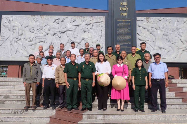 Chiến tranh l&ugrave;i xa 50 năm, nhưng 2 mảnh đạn vẫn ở lại trong &ocirc;ng- Ảnh 2.