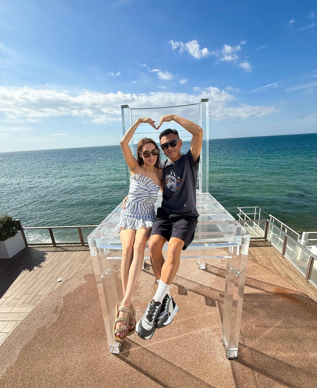 H&ocirc;n nh&acirc;n 22 năm kh&ocirc;ng scandal của Qu&aacute;ch Khả Doanh v&agrave; L&acirc;m Văn Long - Ảnh 2.